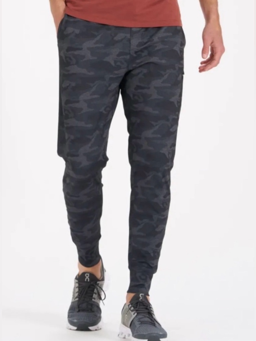 Vuori Sunday Performance Camo Jogger Men’s M/L - Picture 5 of 15